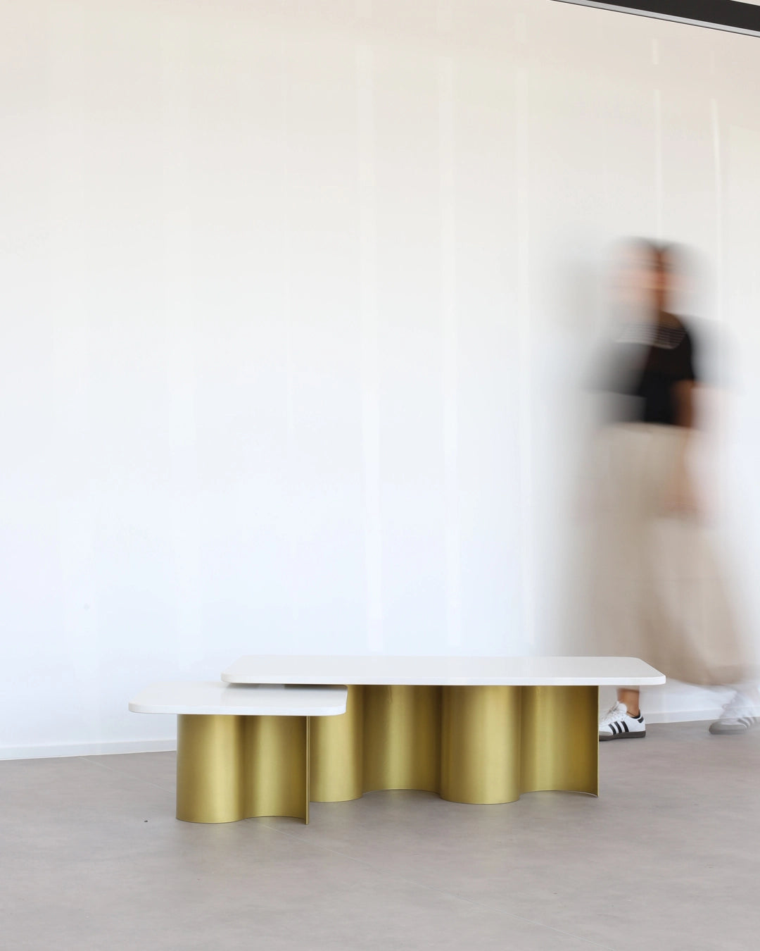 COFFEE TABLE · ONDAS