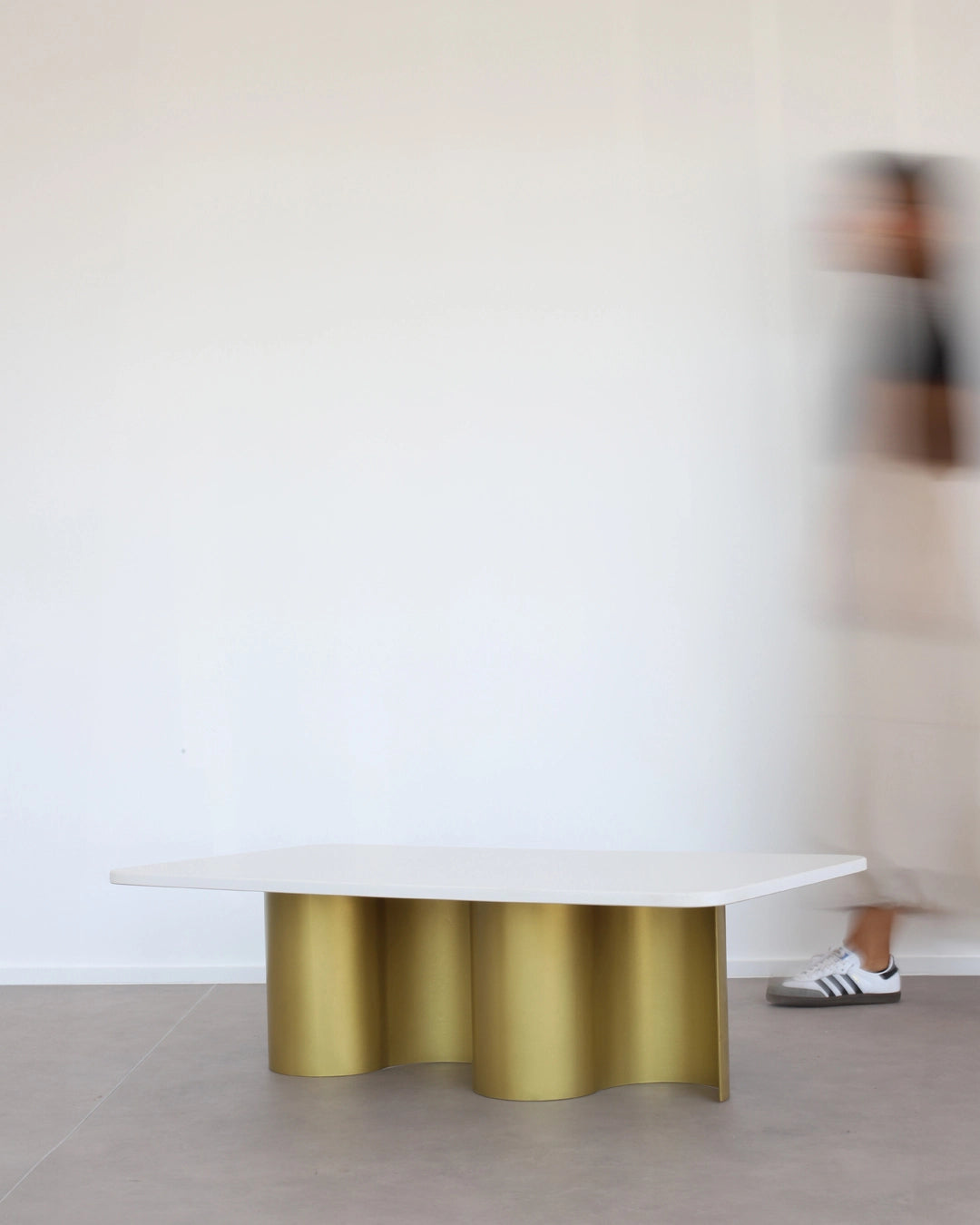 COFFEE TABLE · ONDAS